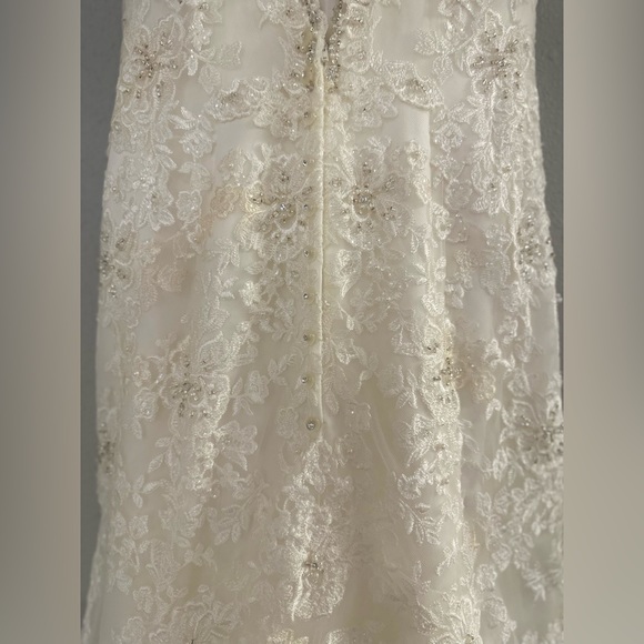 NWT Stella York 5922 Beaded Lace Ivory Backless Wedding Dress, size 4 - Picture 5 of 11
